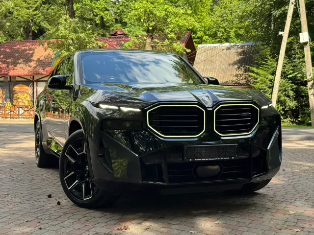BMW XM - фото 1