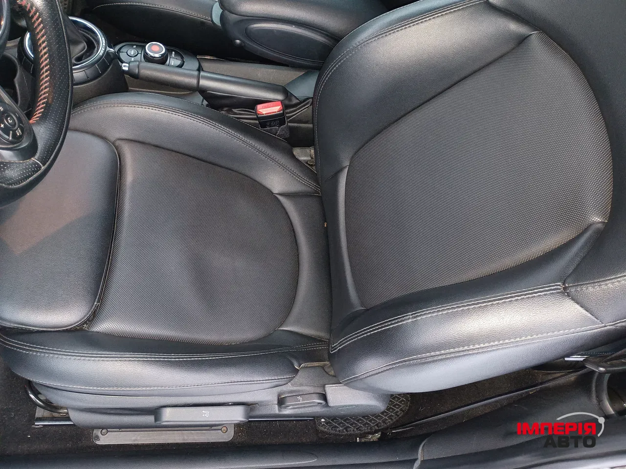 Mini Hatch - фото 10