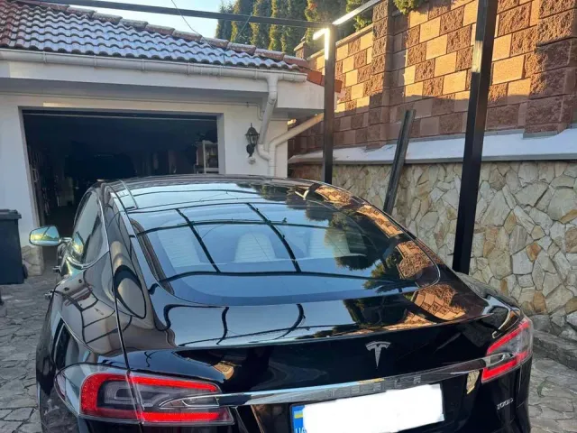 Tesla Model S - фото 5