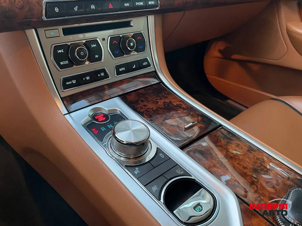 Jaguar XF - фото 38