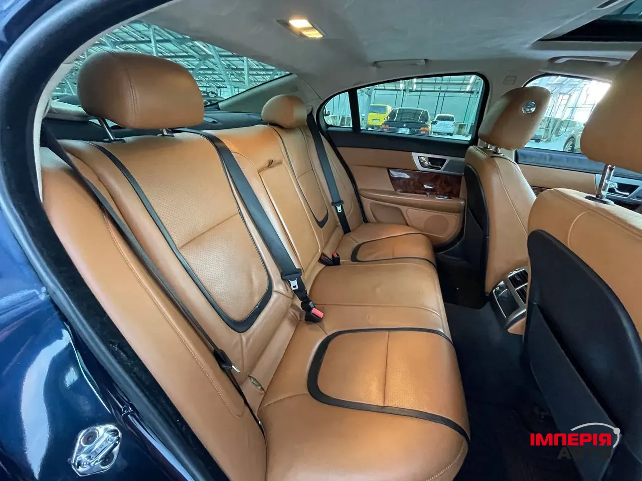 Jaguar XF - фото 25