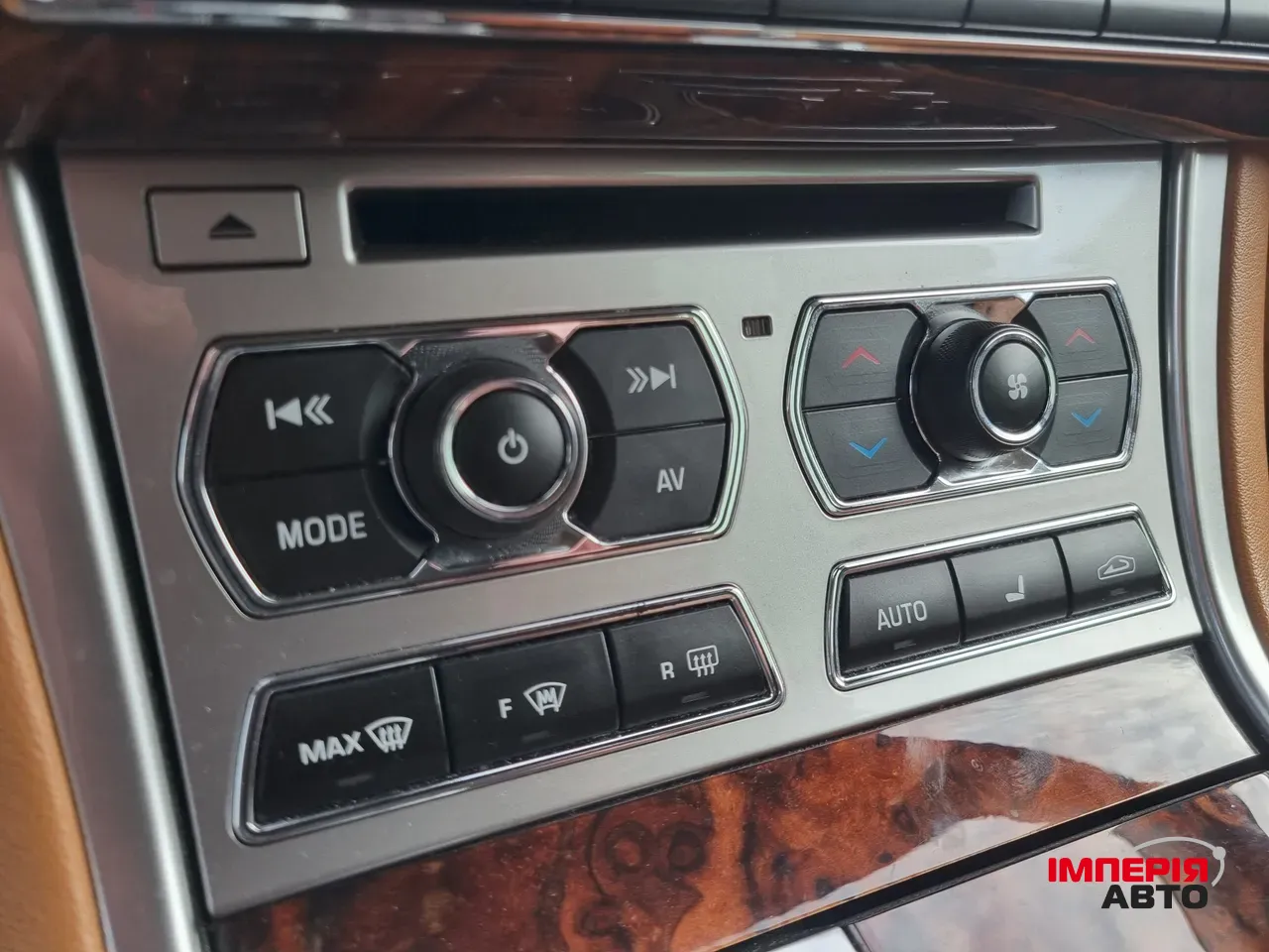 Jaguar XF - фото 48