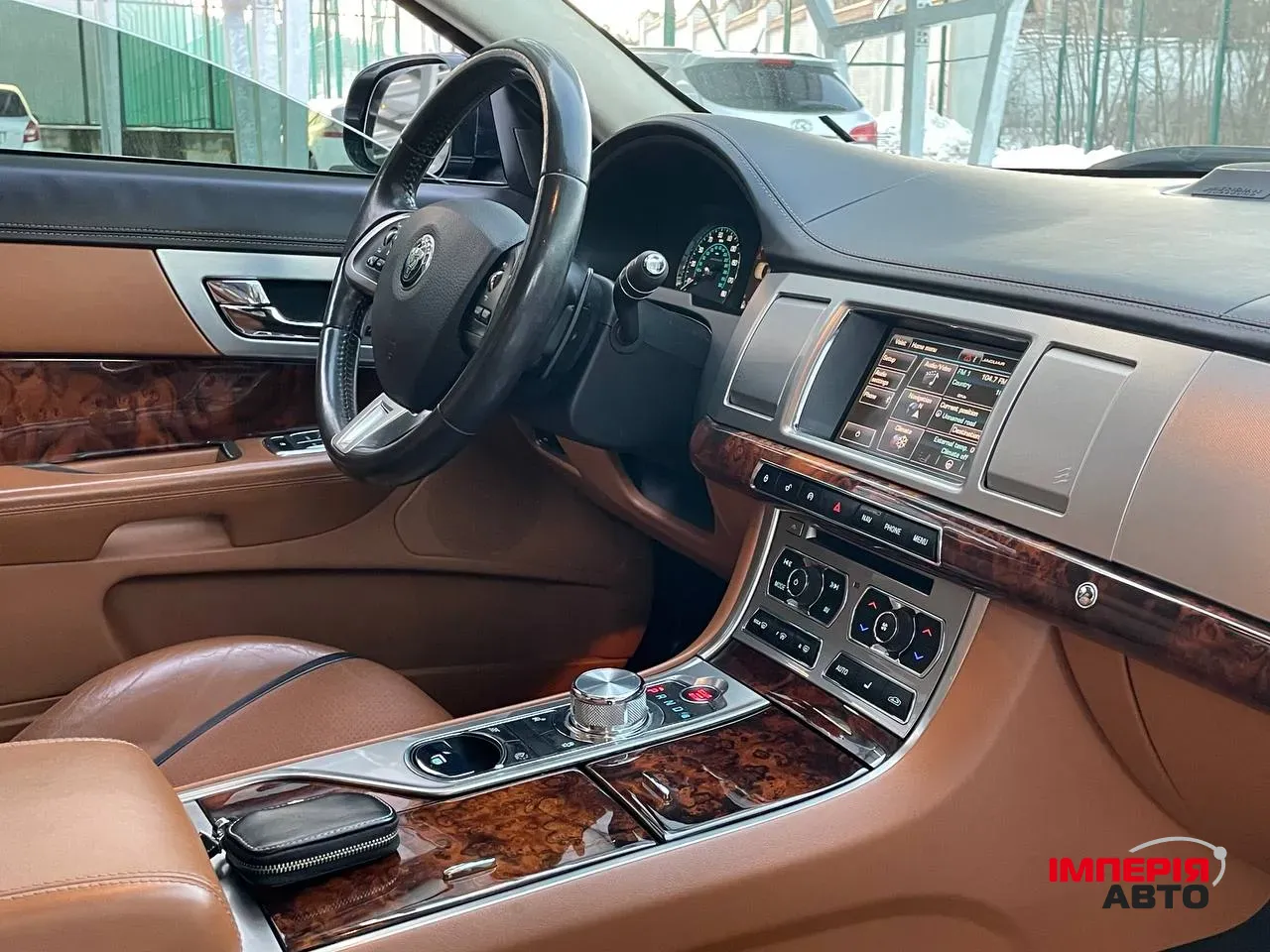 Jaguar XF - фото 20