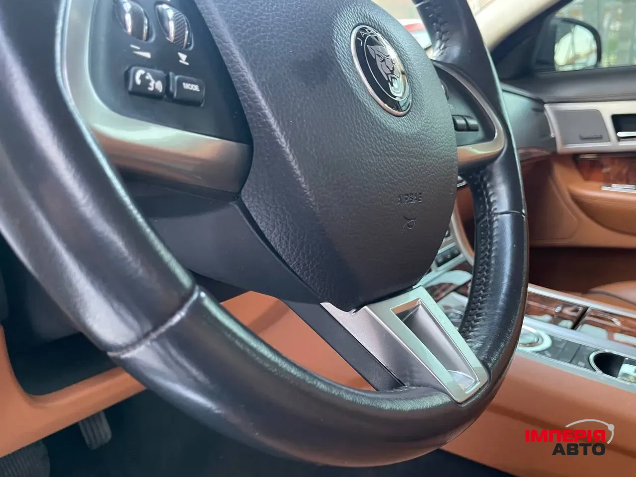 Jaguar XF - фото 39