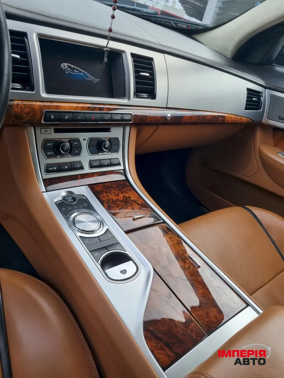 Jaguar XF - фото 37