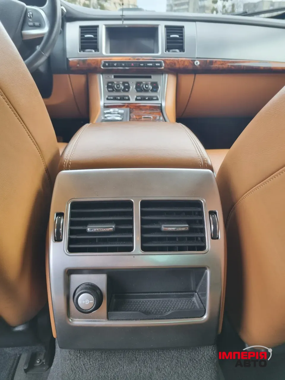 Jaguar XF - фото 29