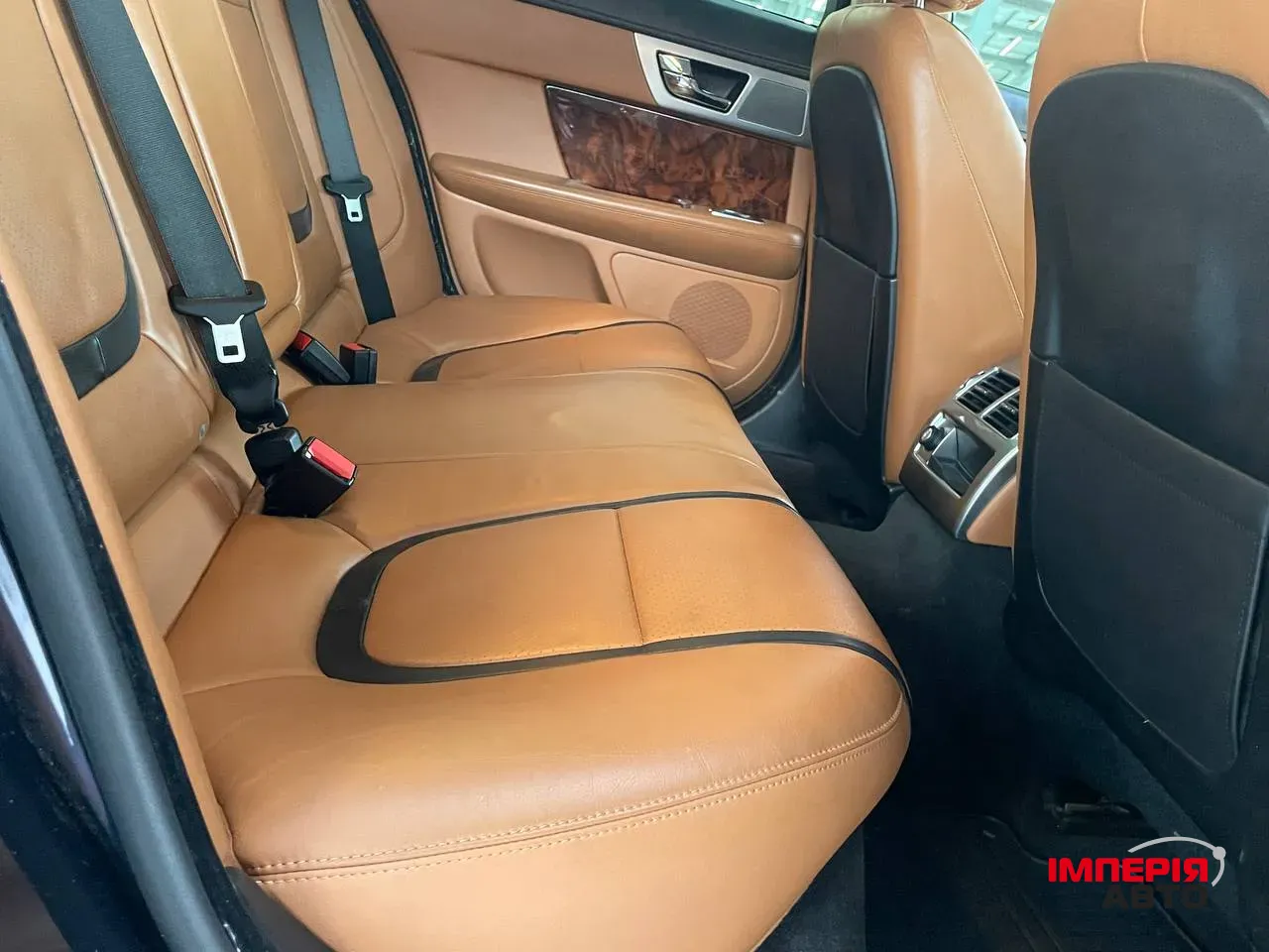 Jaguar XF - фото 26