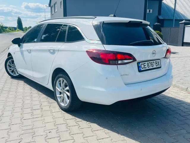 Opel Astra - фото 4