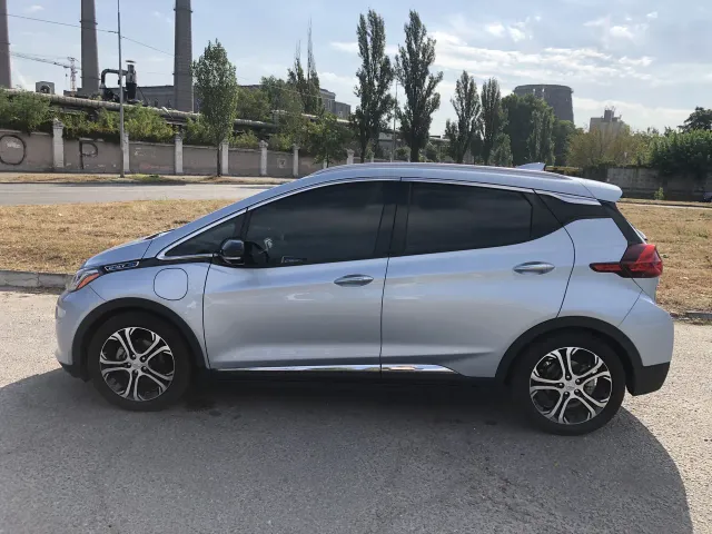 Chevrolet Bolt - фото 1