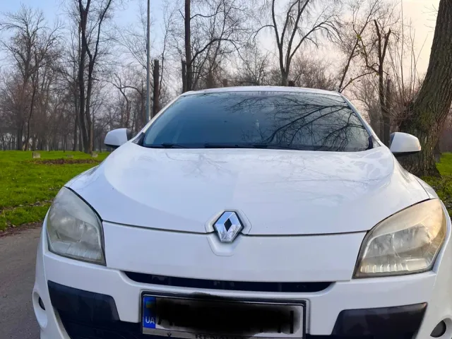 Renault Megane - фото 1