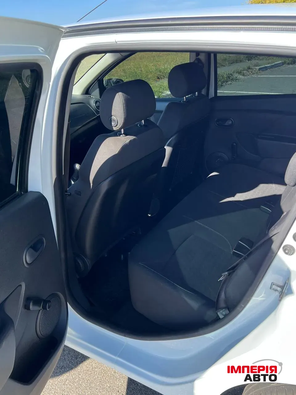 Dacia Sandero - фото 4