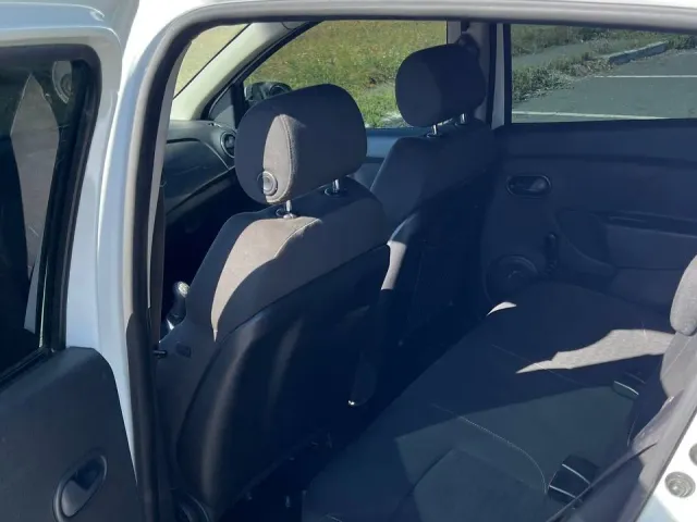 Dacia Sandero - фото 4