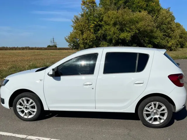 Dacia Sandero - фото 2