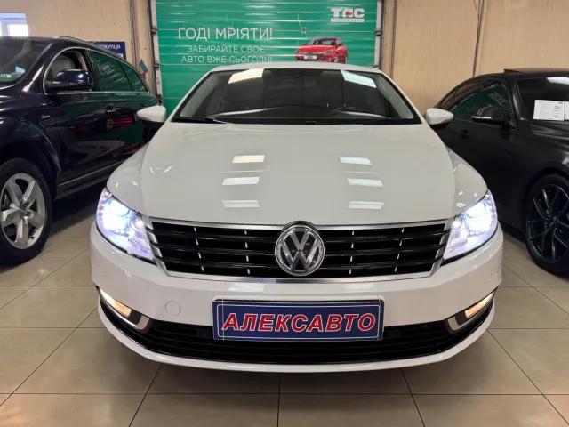 Volkswagen Passat CC - фото 2