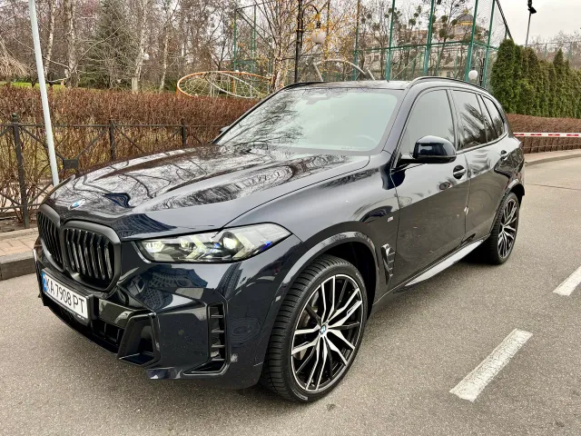 BMW X5 - фото 1