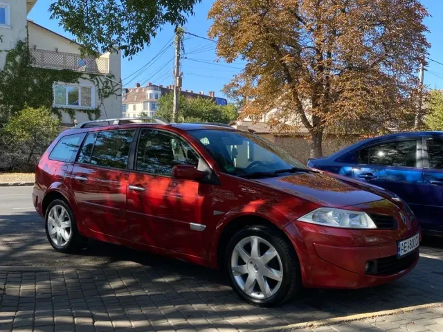 Renault Megane - фото 1