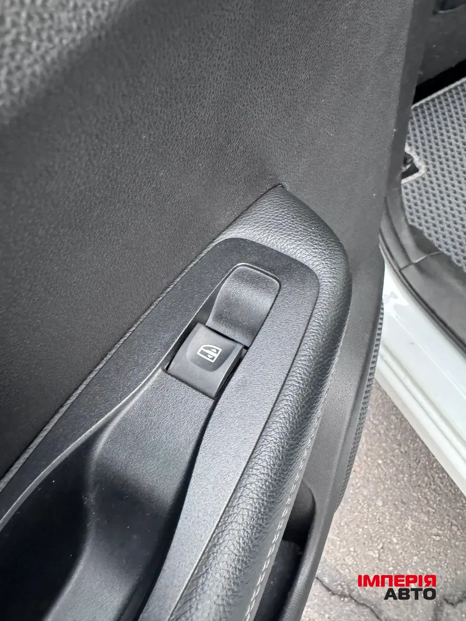 Renault Kadjar - фото 12