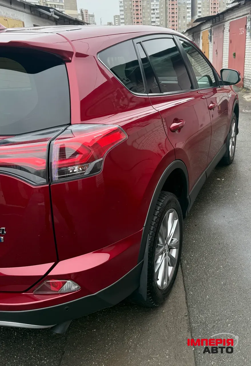 Toyota RAV4 - фото 5