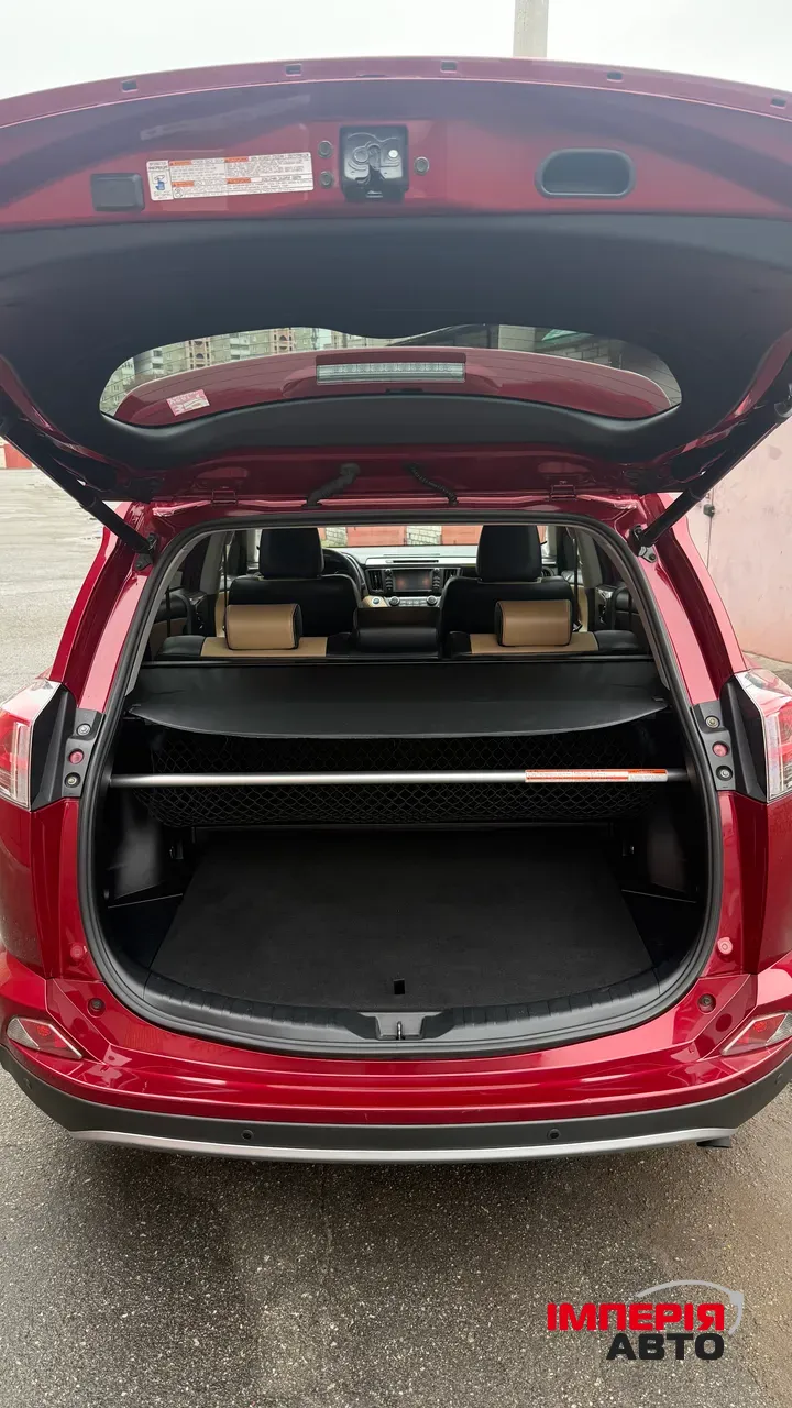 Toyota RAV4 - фото 12