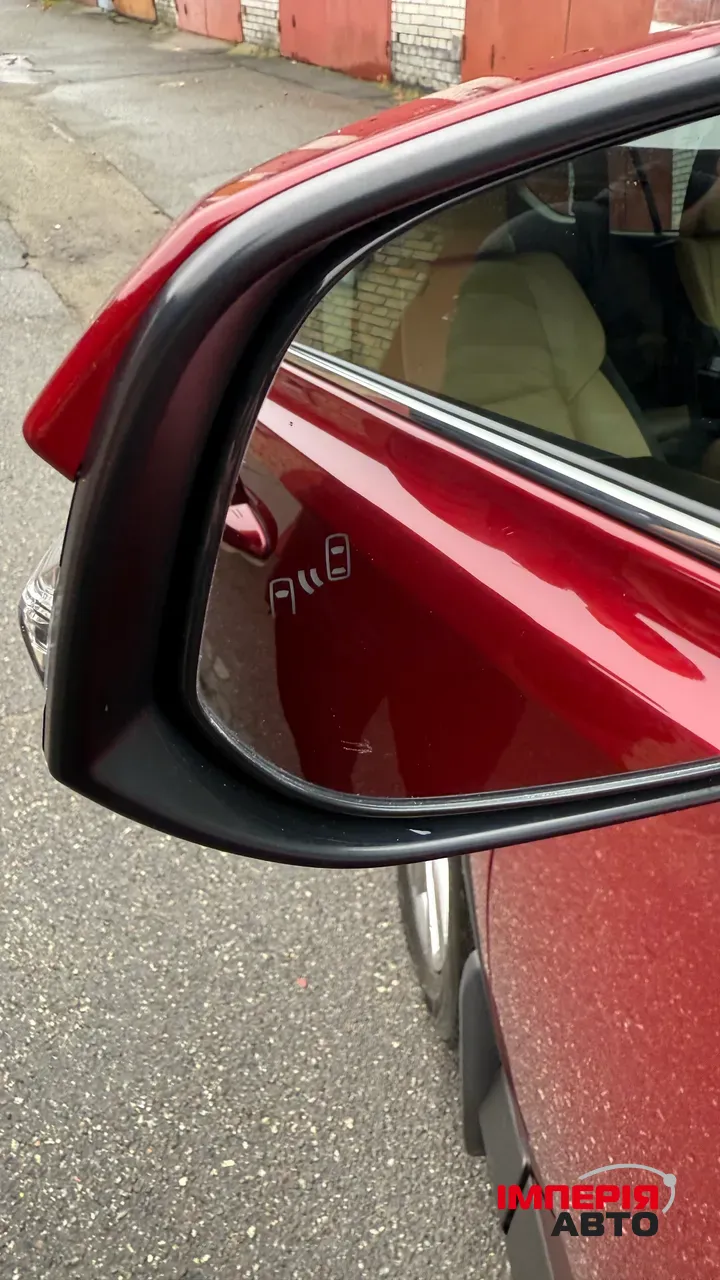 Toyota RAV4 - фото 8