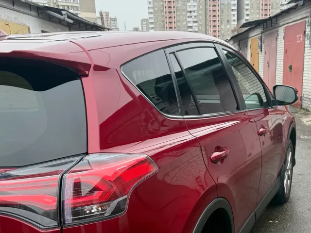 Toyota RAV4 - фото 5