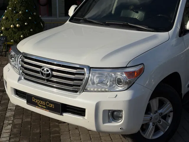 Toyota Land Cruiser - фото 2