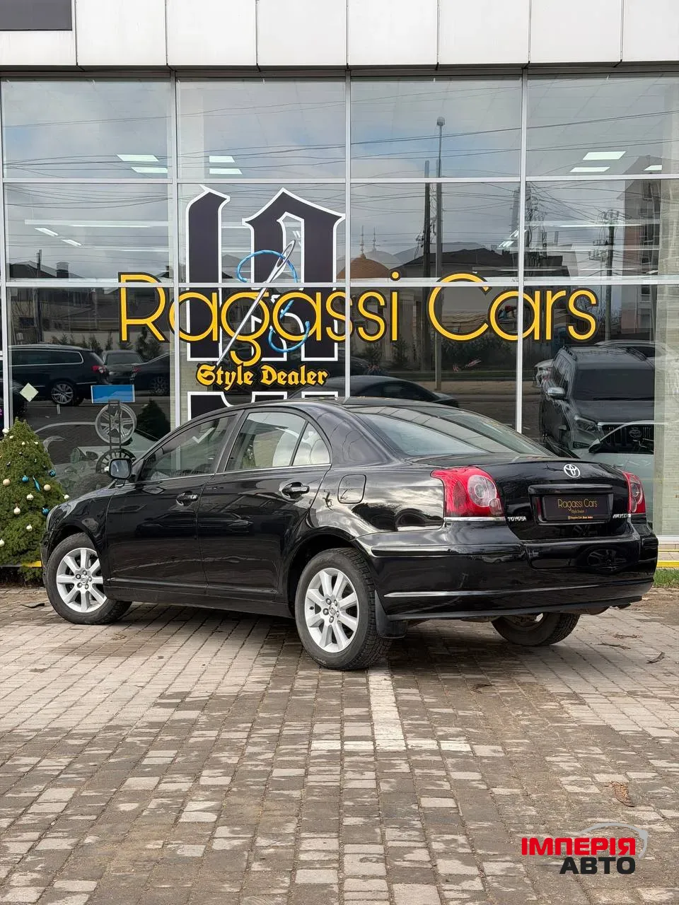Toyota Avensis - фото 4