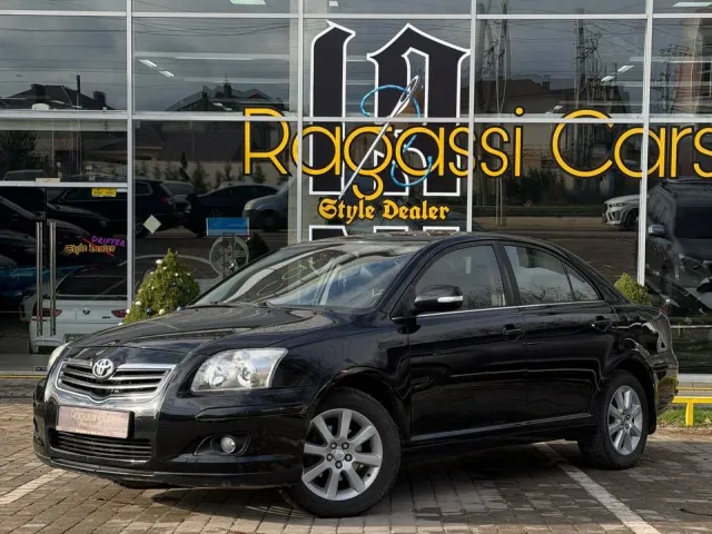 Toyota Avensis - фото 1