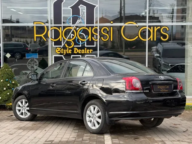 Toyota Avensis - фото 4