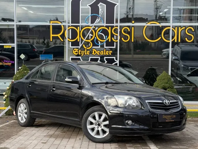 Toyota Avensis - фото 3