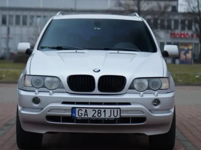 BMW X5 - фото 1