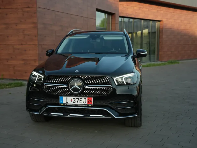 Mercedes-Benz GLE - фото 1