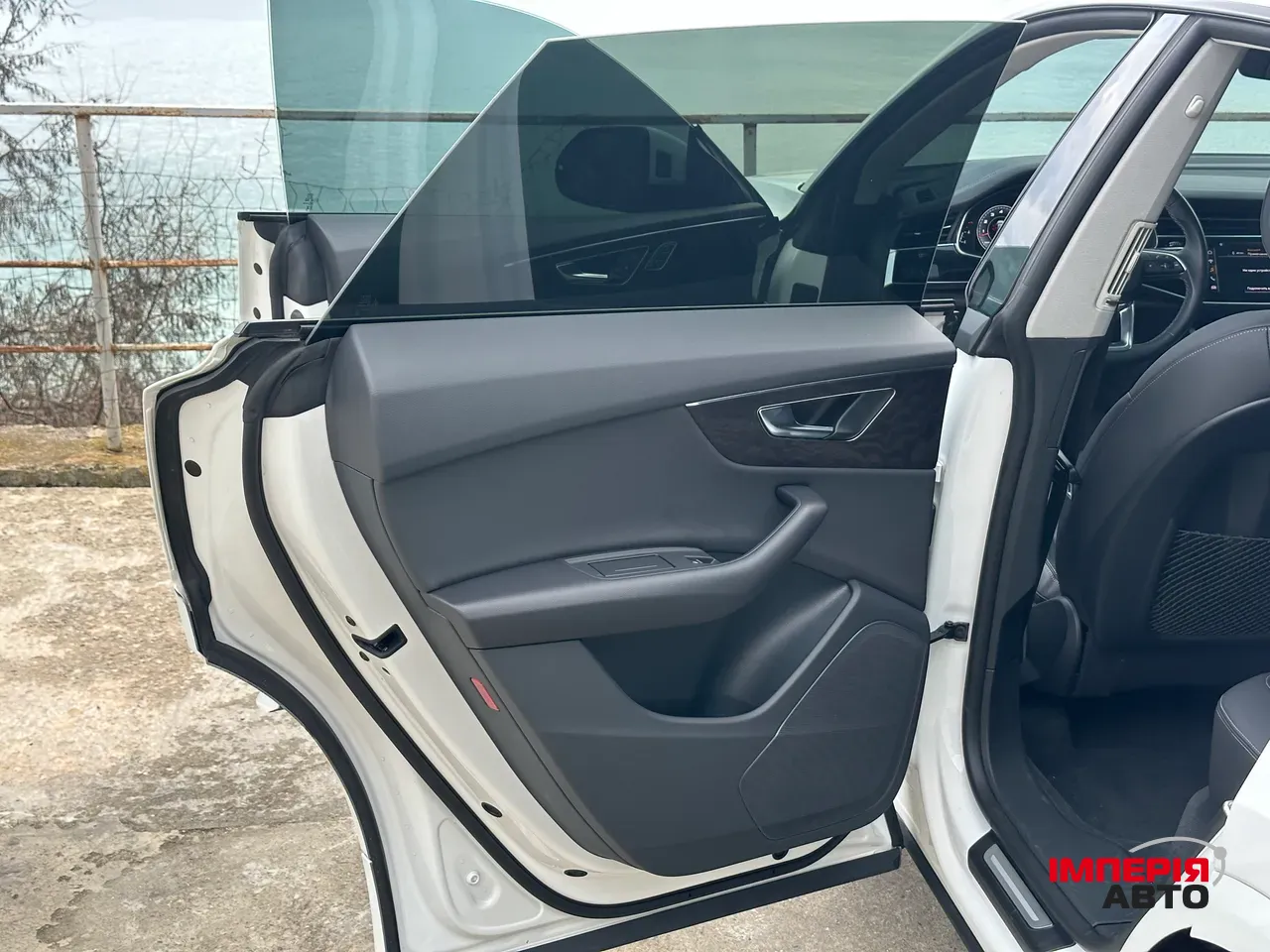 Audi Q8 - фото 25