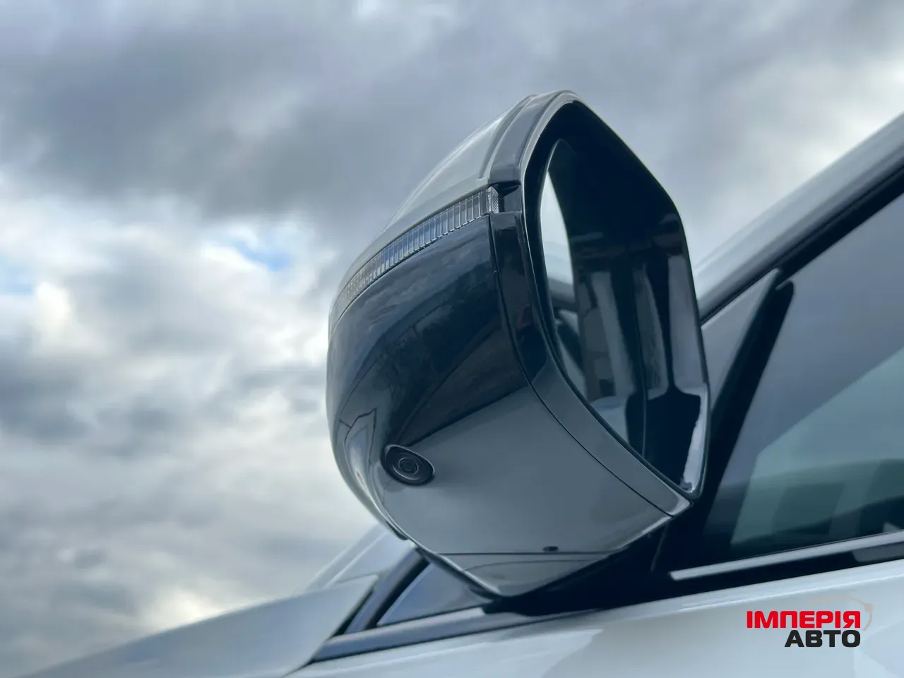 Audi Q8 - фото 15