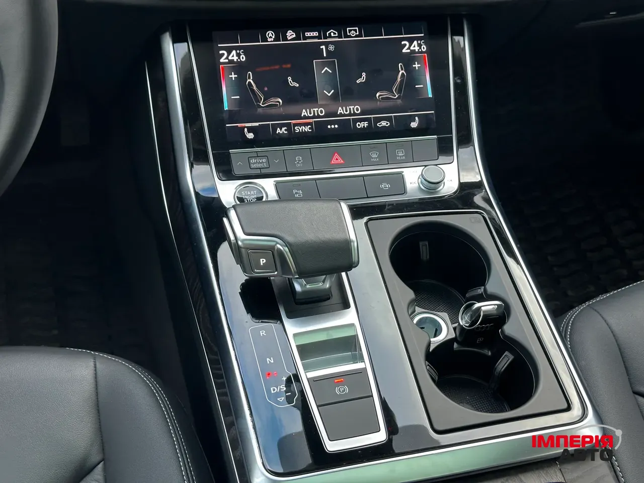 Audi Q8 - фото 18