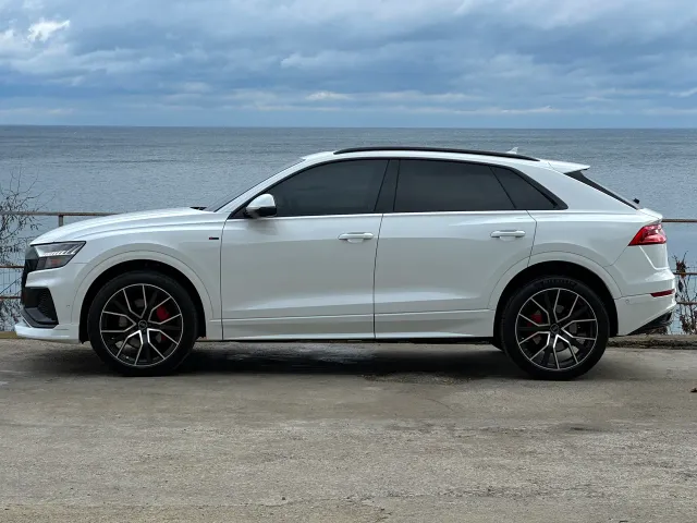 Audi Q8 - фото 5