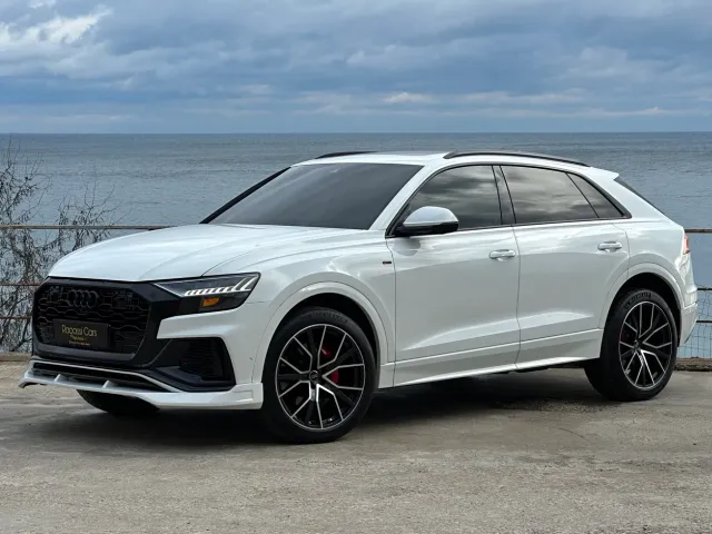 Audi Q8 - фото 1