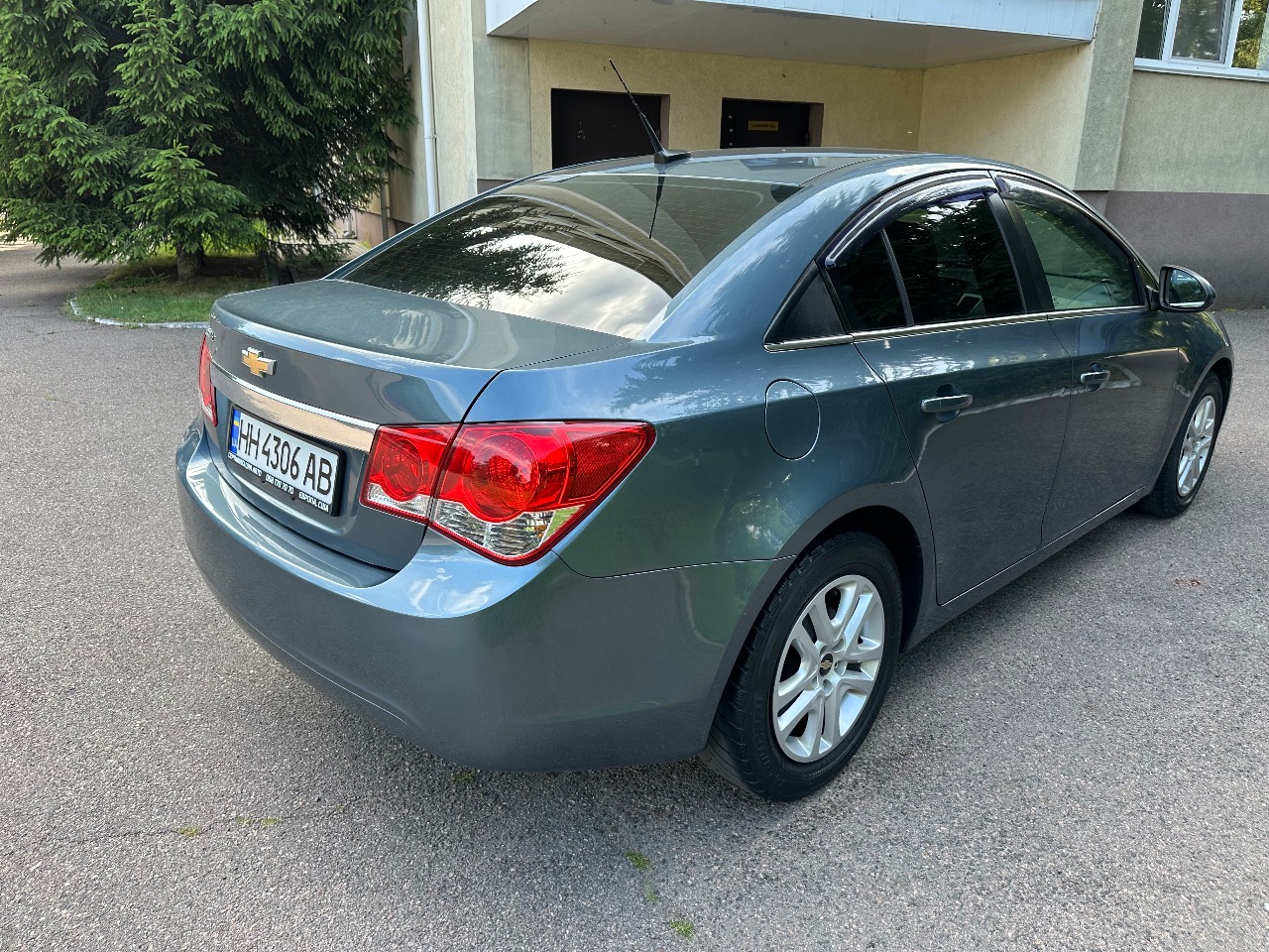 Chevrolet Cruze - фото 1