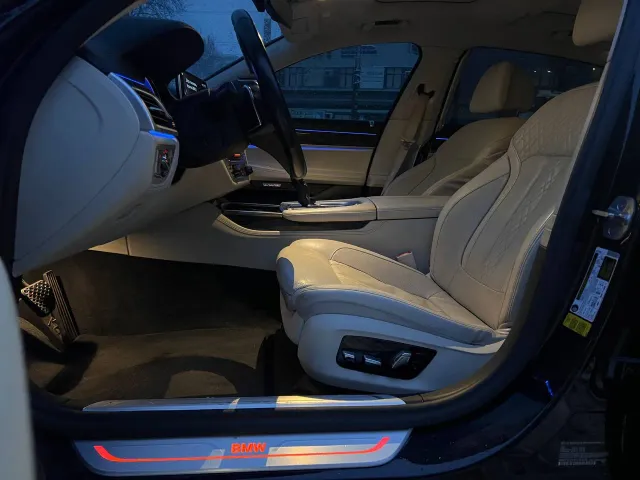 BMW 7 серії - фото 4