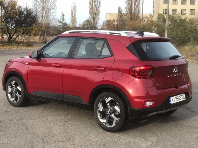 Hyundai Venue - фото 2