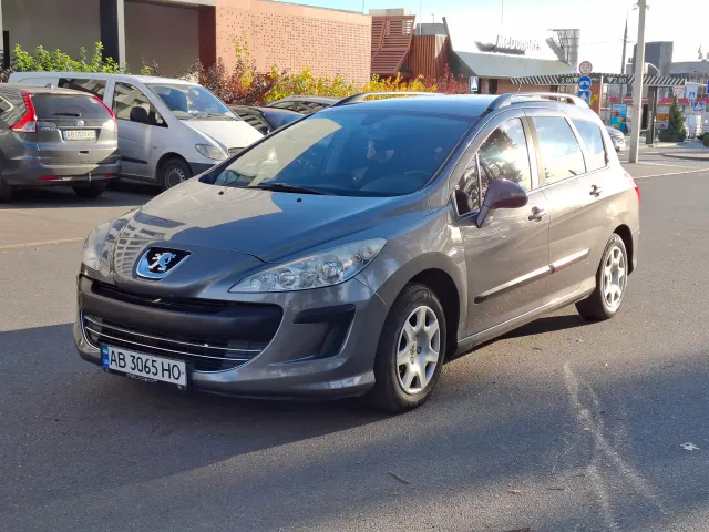 Peugeot 308 - фото 1