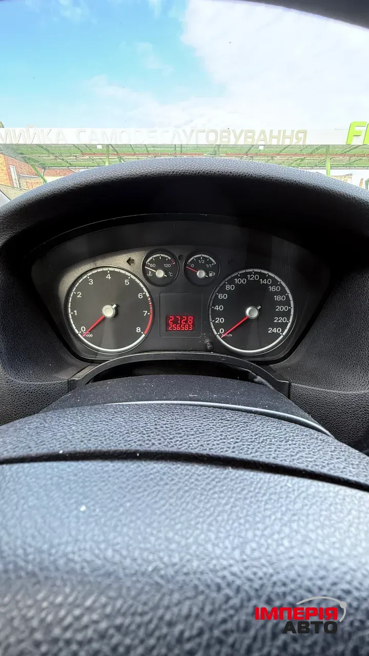 Ford Focus - фото 8