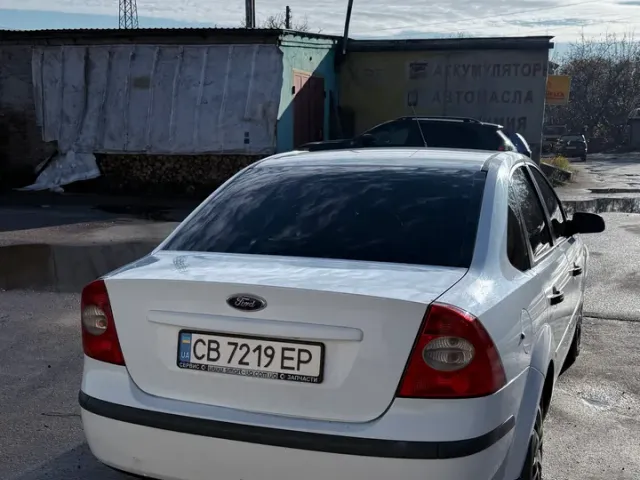 Ford Focus - фото 4
