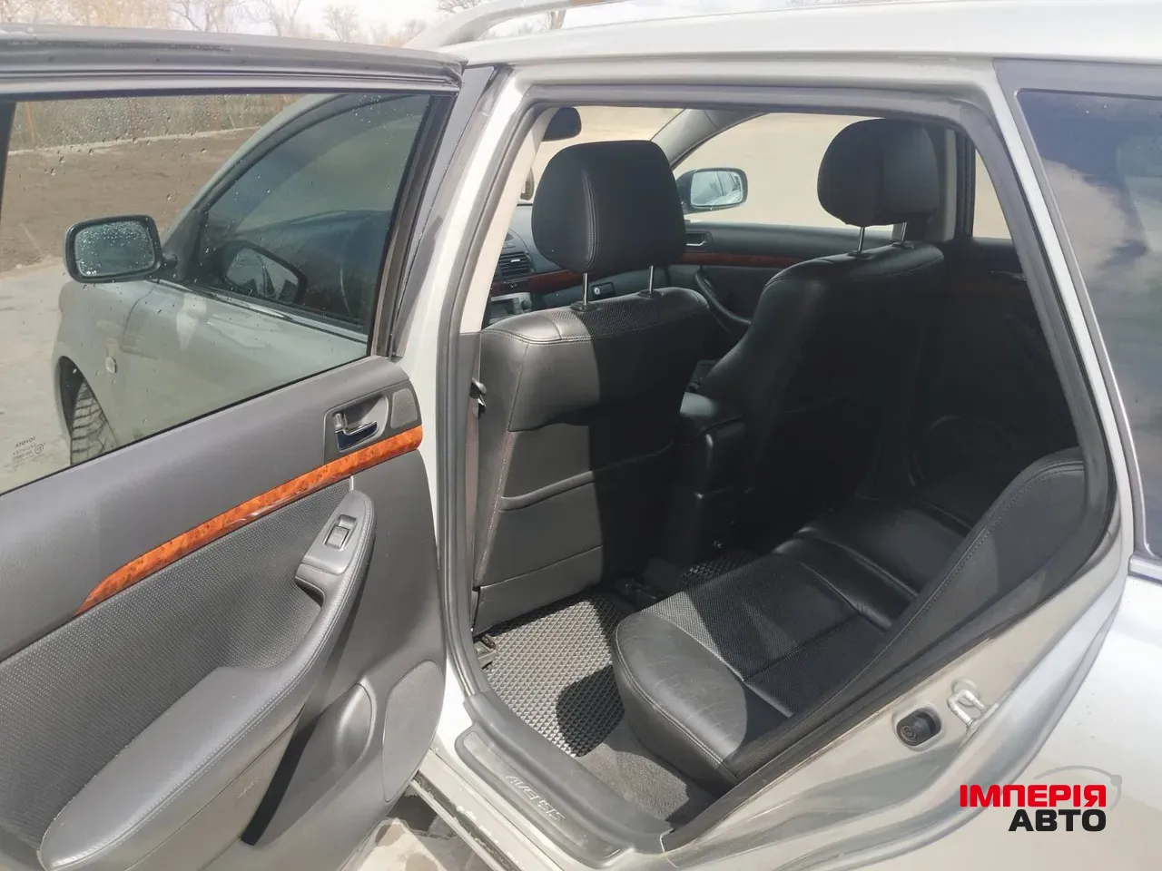 Toyota Avensis - фото 11