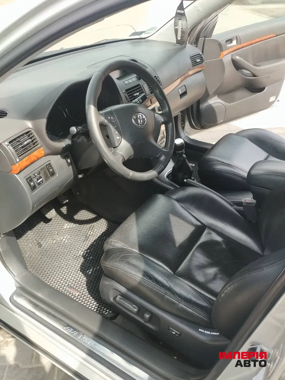 Toyota Avensis - фото 10