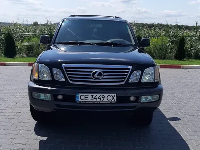 Lexus LX - фото 1