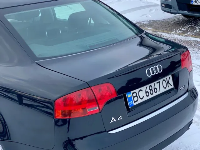Audi A4 - фото 4