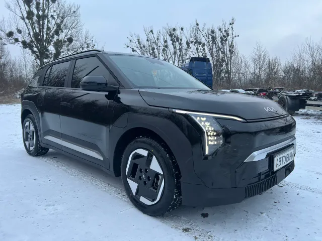 Kia EV3 - фото 1