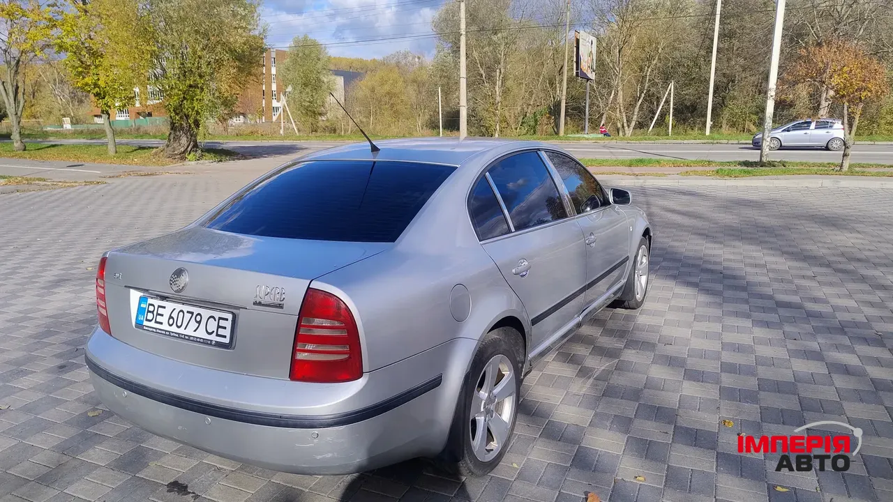 Skoda Superb - фото 8