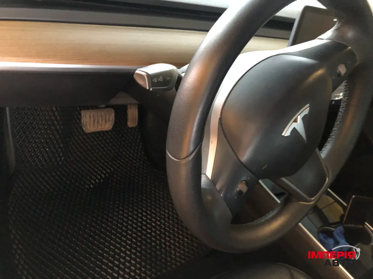Tesla Model 3 - фото 13